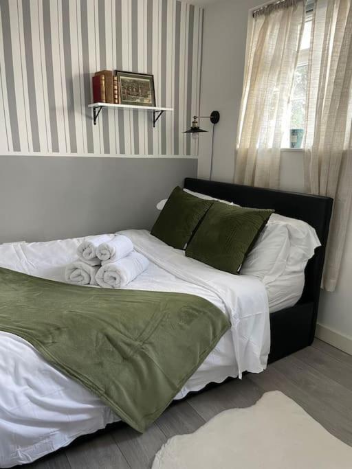 One Bedroom Putney Village Flat London Exterior photo