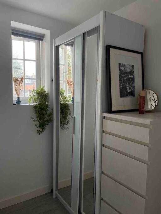 One Bedroom Putney Village Flat London Exterior photo