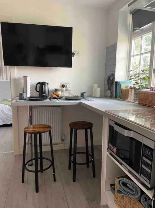 One Bedroom Putney Village Flat London Exterior photo