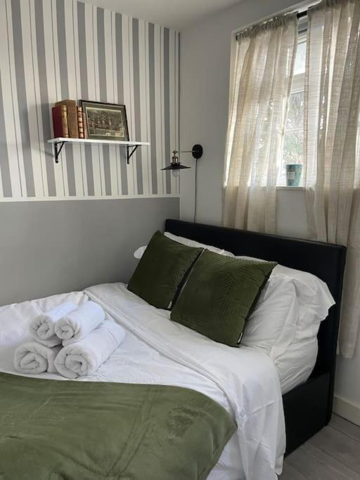 One Bedroom Putney Village Flat London Exterior photo
