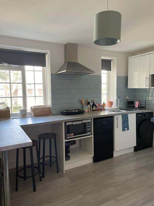 One Bedroom Putney Village Flat London Exterior photo