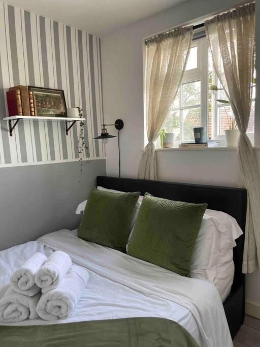 One Bedroom Putney Village Flat London Exterior photo